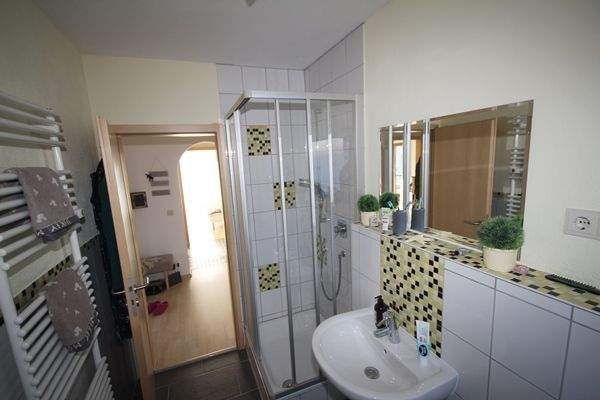 Helligkeit, die den Raum größer wirken lässt.