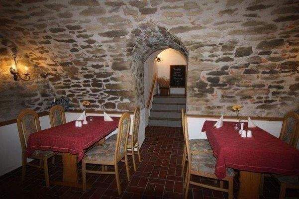 Weinkeller mit ca. 25 Sitzplätzen (1)