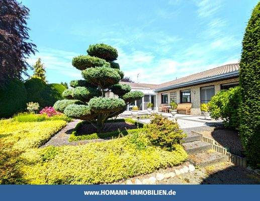 Die Liebe zu diesem professionell und aufwendig angelegten Garten spiegelt sich in den Formgehölzen wider.