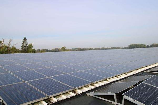 PV_Anlage große Halle~02.JPG