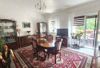 Wohnzimmer m. Balkon