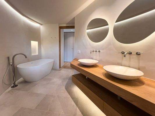 Moderne Villa mit Blick auf den Golfplatz zu verkaufen in Pollensa, Mallorca