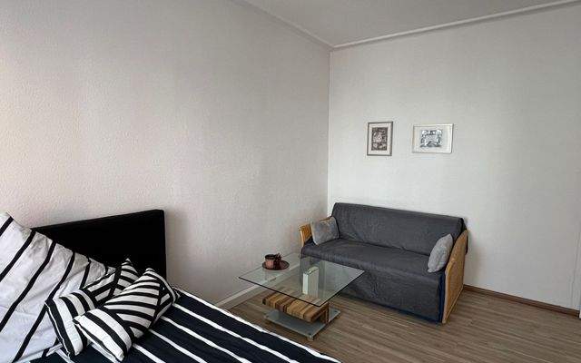 2 WG Zimmer Stuttgart möbliert Zuffenhausen Wohnen auf zeit bei urbanbnb 4.jpeg