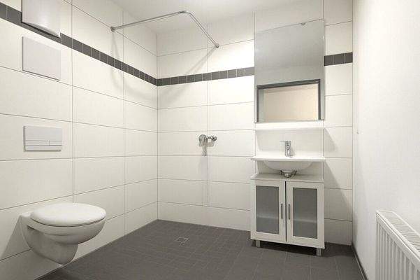 Badezimmer mit begehbarer Dusche