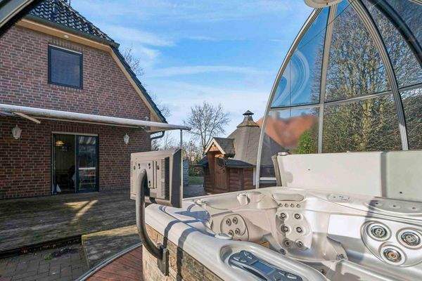 Jacuzzi mit Flat-Screen