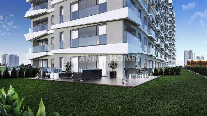Stylish Flats in a Complex with Pool in Bağcılar Istanbul