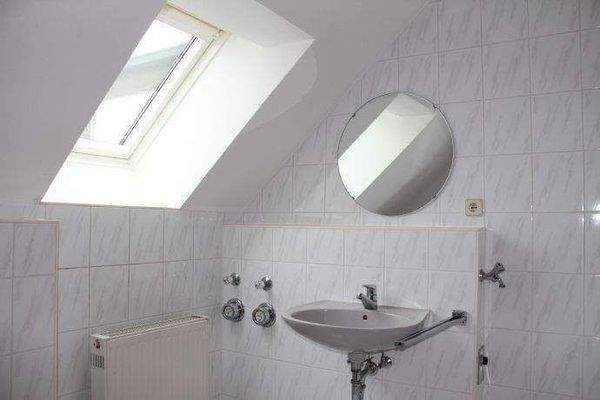 Badezimmer mit Fenster 