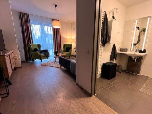 Musterzimmer mit Bad