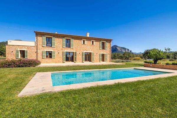 Exterior and Pool (3)