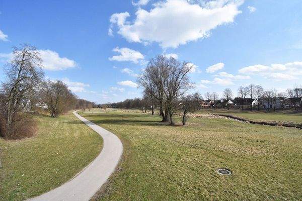 Die nahe Flutmulde sorgt für hohen Freizeitwert.