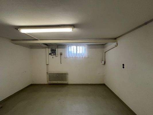 H 541 KG Kellerraum rechts.jpg