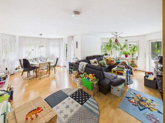 Wohnzimmer (EG, links)