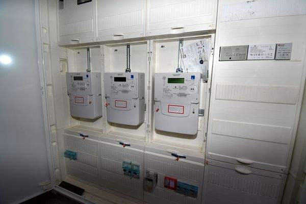 Neuer Strom- geteilt!.jpg