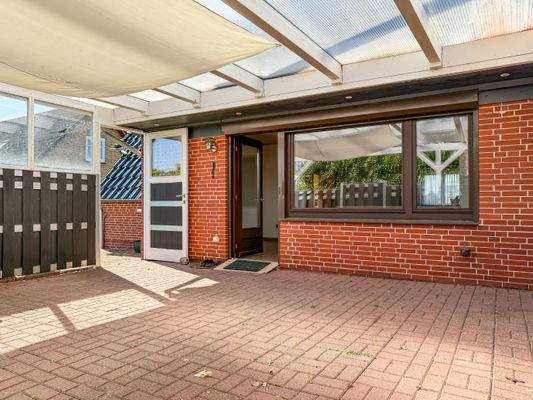 8. Überdachte Terrasse.jpg