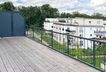 Die große Dachterrasse der Wohnung