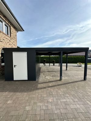 Carport mit eigenem Geräteraum