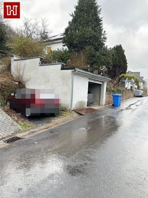 .. mit Garage für Ihr Auto !