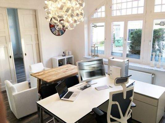Büro 1 möbliert