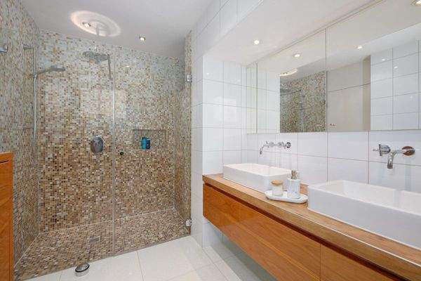 Badezimmer Gartengeschoss 1