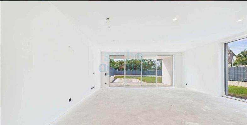 WhatsApp Image 2025-11-26 at 13.00.24 (1)