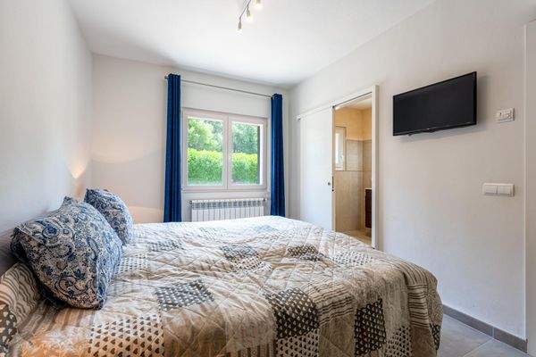 2a4eaef1-df21-4f4a-859d-ca05a223c01c