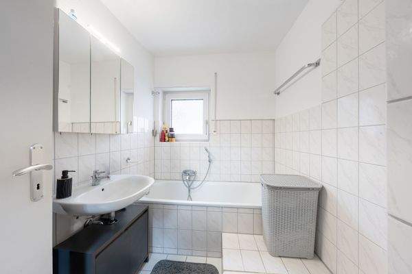 EG Tageslicht-Vollbad 