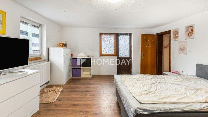 1. OG Schlafzimmer 1 2