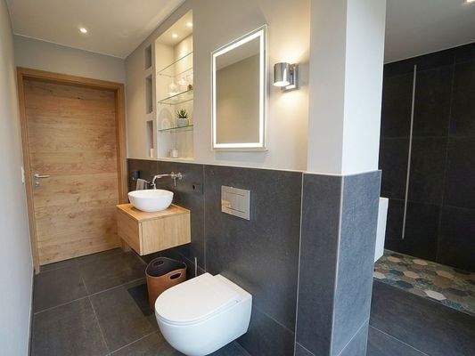 WC/Badezimmer EG (Wohnbeispiel KI)