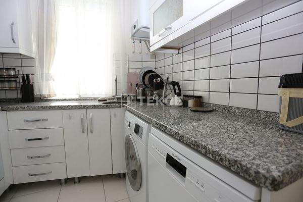 3-Bedroom Apartment with Separate Kitchen in Antalya Muratpaşa