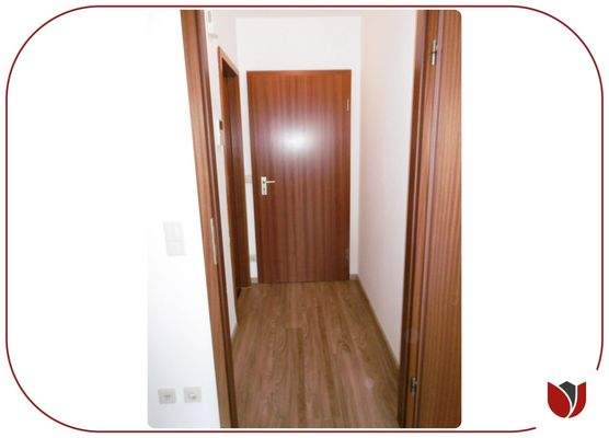 Diele mit neuwertigem Bodenbelag