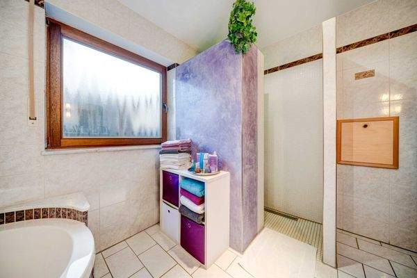 Hauptwohnung - Badezimmer 1