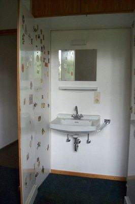 Waschgelegenh. im EB-Schrank