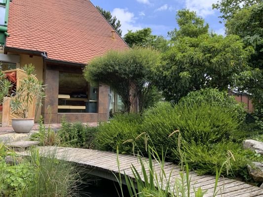 Garten mit Blick auf das Sanarium
