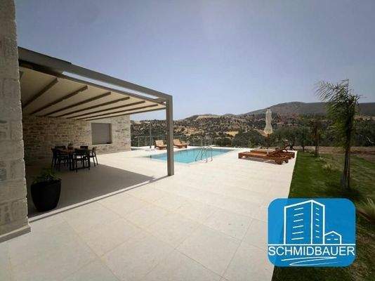 Kreta, Sivas: Moderne Villa umgeben von Olivenbäumen zum Verkauf