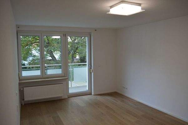 Zimmer OG mit Balkon