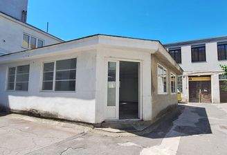 Fast barrierefreier Zugang nur eine Stufe