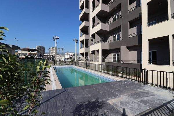 New Build Flats in Complex Close to Beach in Mersin Erdemli