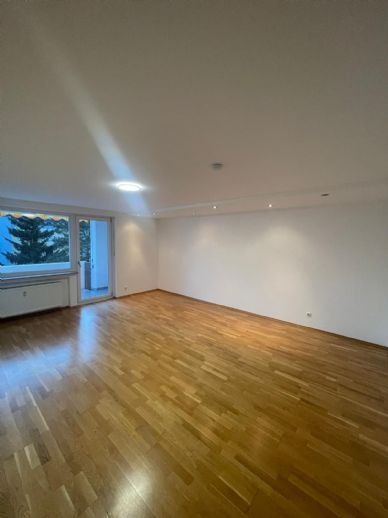 Top geschnittene 3 Zimmer Wohnung mit zwei Loggien.