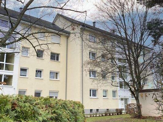 Ansicht mit Außenanlagen