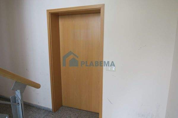 198.10-Eingangstür Ansicht 1