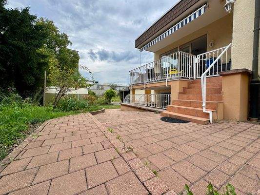 Blick in den Garten.jpg