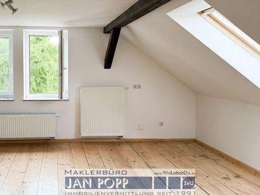 Zimmerteil im DG (Rechtes Haus)