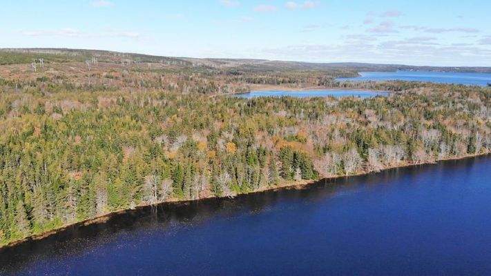Cape Breton - 3,1 Hektar großes See-Ufergrundstück