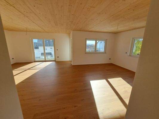 Wohn-, Ess-, Küchenbereich