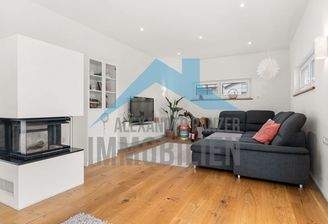 Wohnbereich mit Kamin