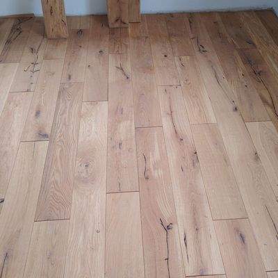 Wohnzimmer neuer Boden.jpg