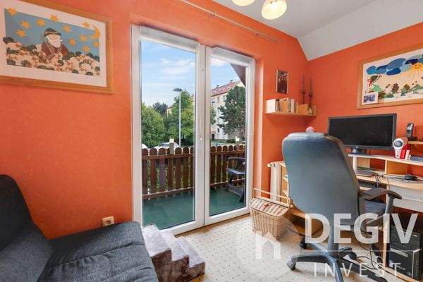 Arbeitszimmer mit Ba