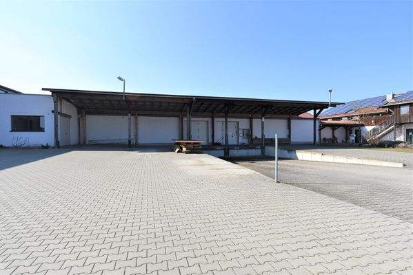 Kühlhaus mit Laderampe