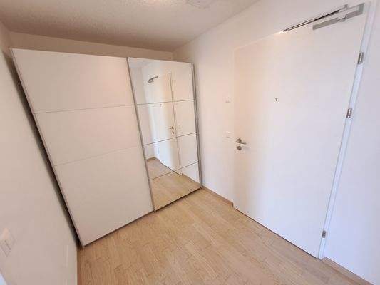 8_VR Richtung Schrank.jpg