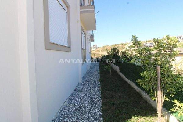 2-Bedroom Apartment in a Complex with a Pool in Antalya Manavgat
